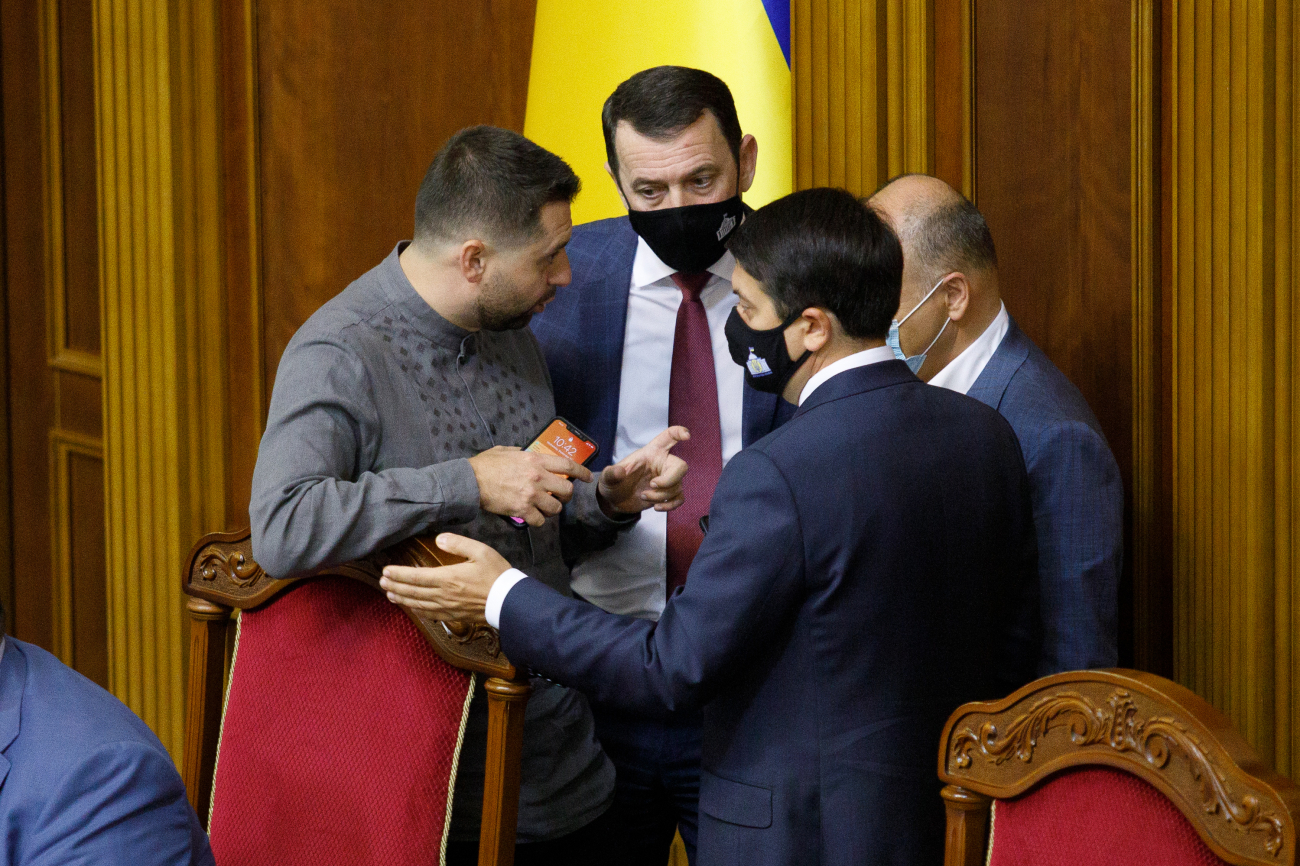 Заплутані стосунки. Що відбувається між Зеленським і Коломойським